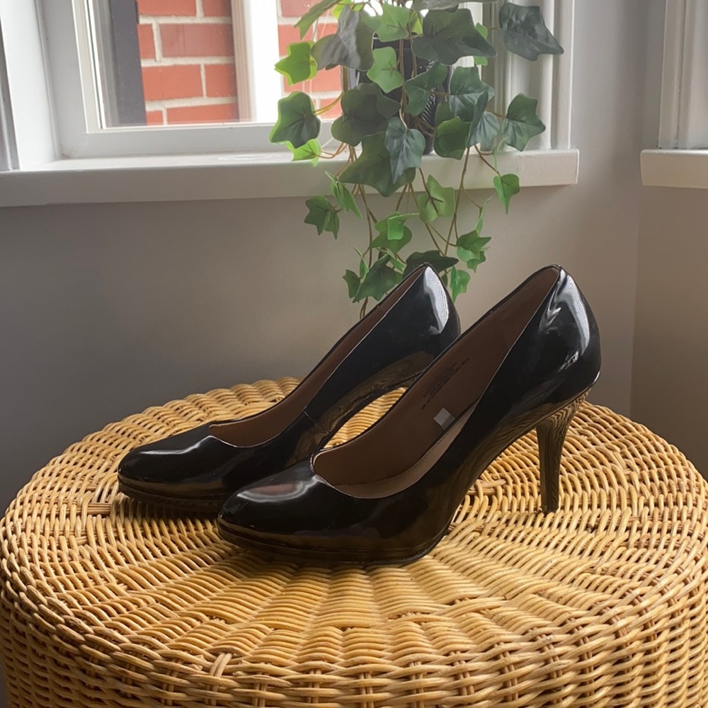 Shiny black heels